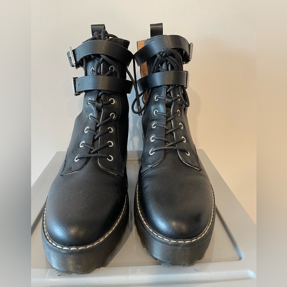 Stylish Even&Odd Black Leather Combat Boots with straps - Picture 4 of 7